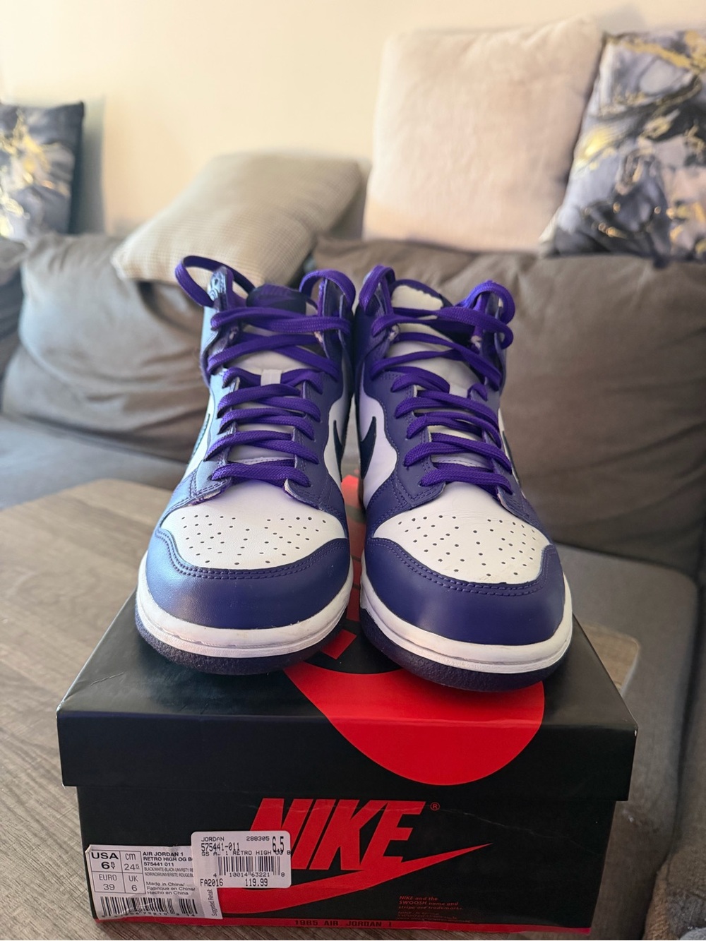 Nike Air Jordan 1 Retro High OG - Kids Purple and White High